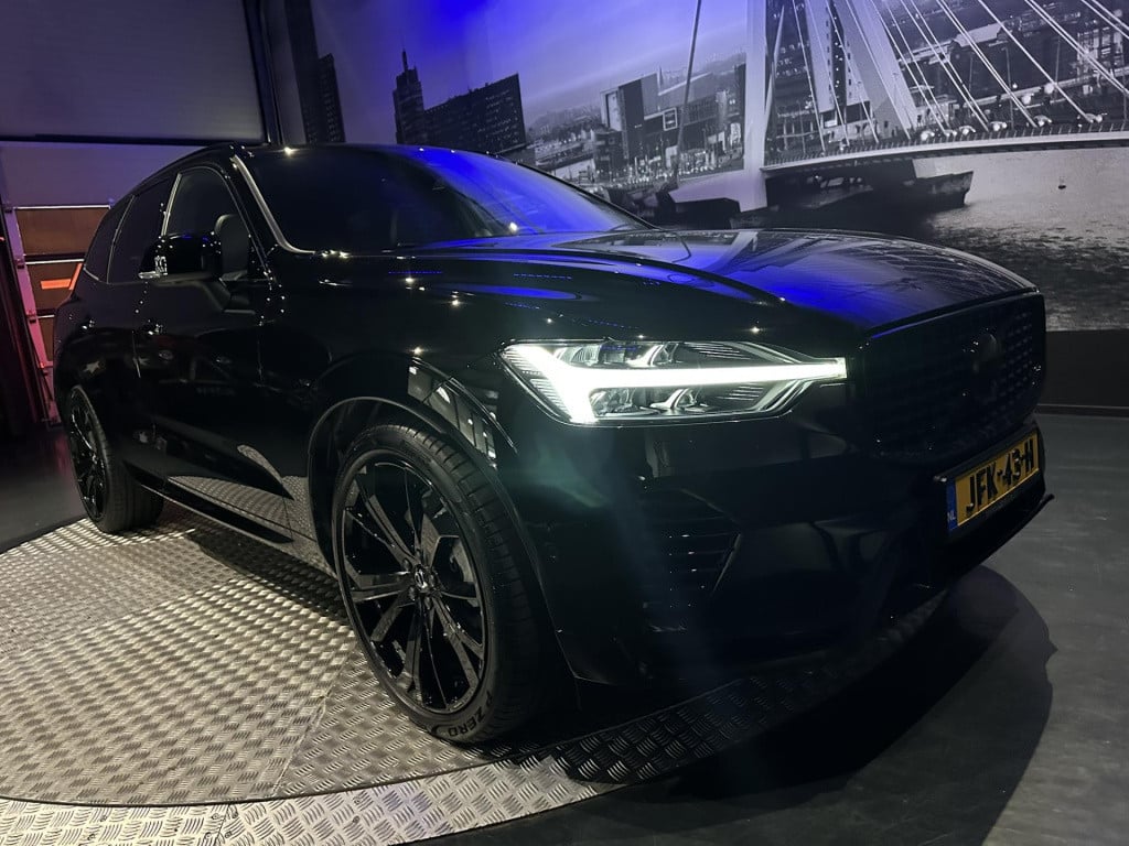 Volvo XC60 2.0 t8 plug-in hybrid awd plus black edition *luchtvering*hud*b&