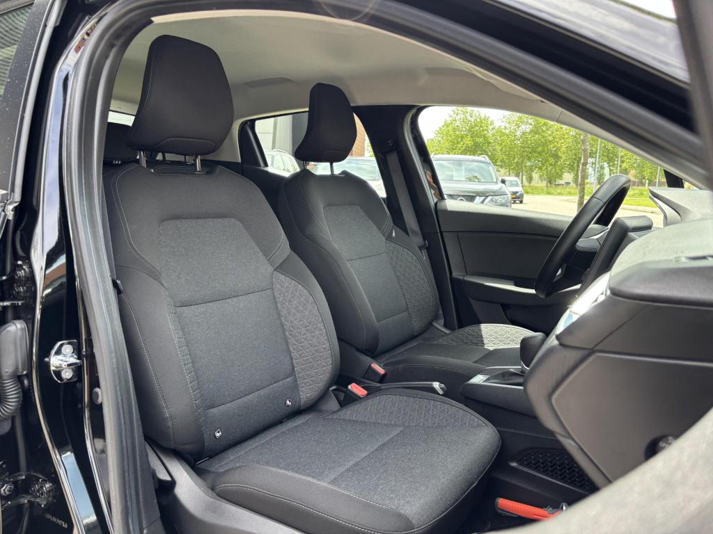 Renault Clio 1.6 e-tech hybrid 140 zen easy link pack