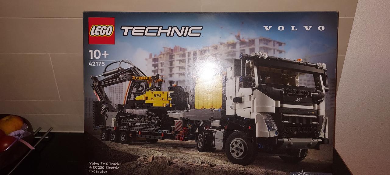 Lego Technic 42175 Volvo en Graafmachine