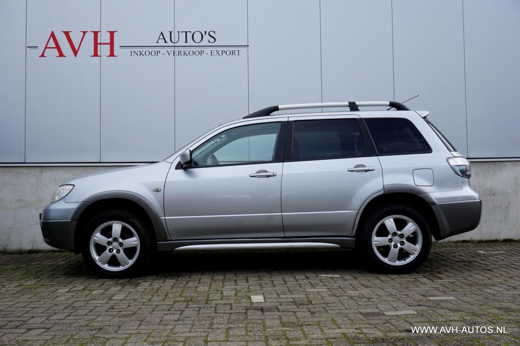 Mitsubishi Outlander 2.4 intense 4wd automaat