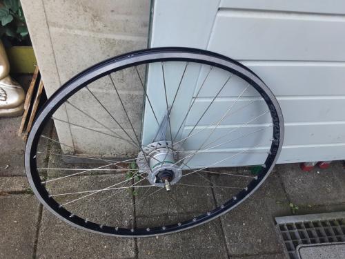 Batavus 28 inch nexus voorwiel, naafdynamo, rollerbrake rem