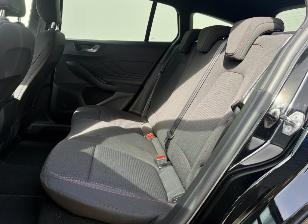 Ford Focus wagon 1.0 ecoboost st line business