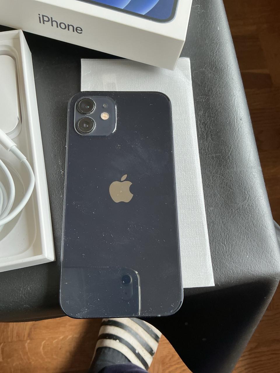 Iphone 12 128 GB zwart batterij 81%
