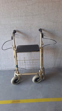 GRATIS "GOUDEN" ROLLATOR
