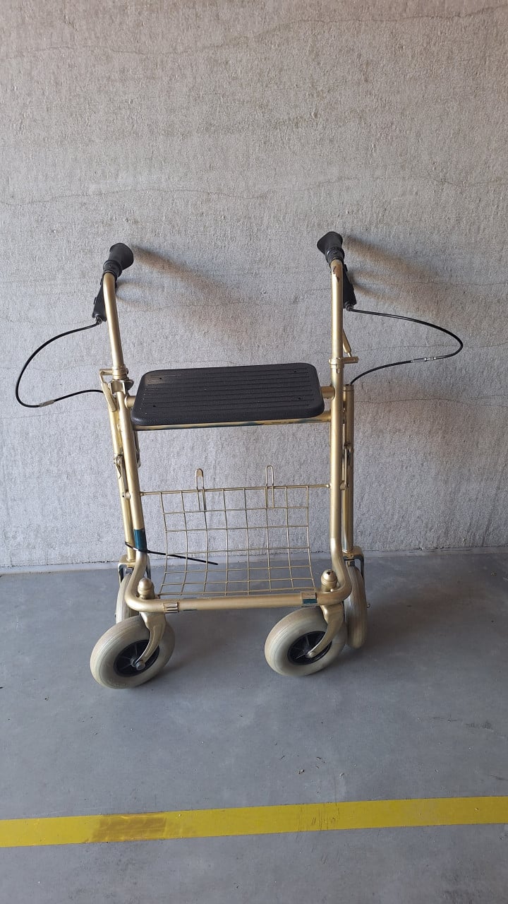 GRATIS "GOUDEN" ROLLATOR