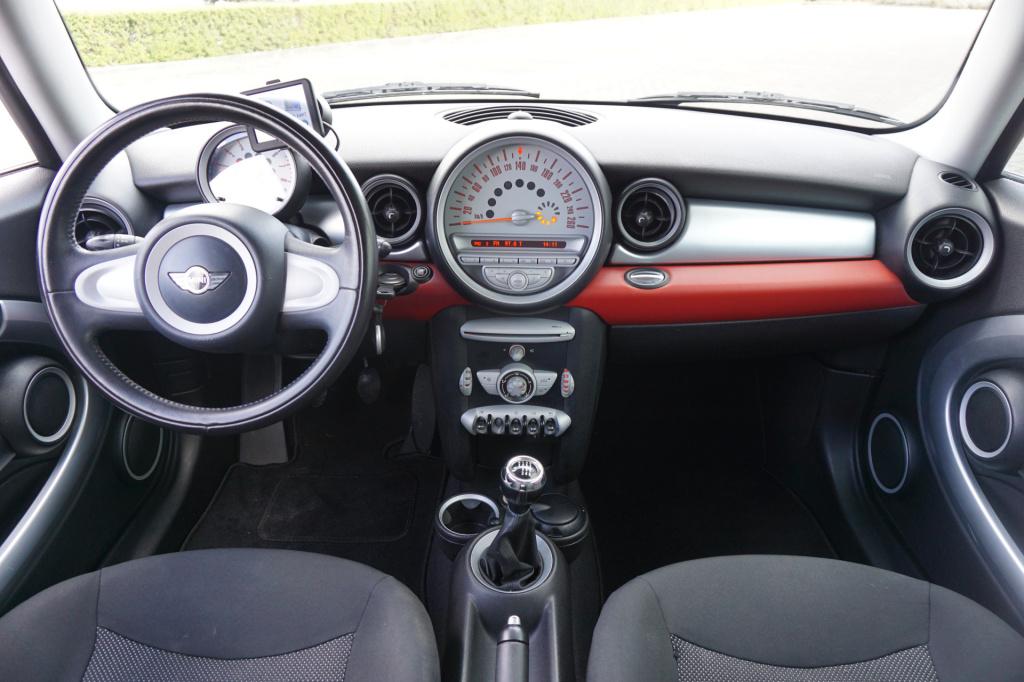 Mini One mini 1.4 airco / elektr. ramen / lm velgen