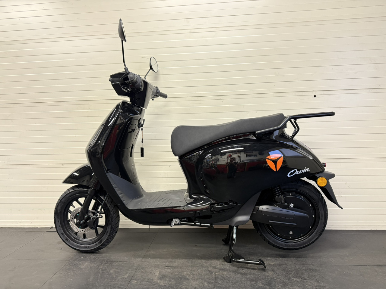 Nieuw! Yadea Owin 25/45km de A-merk retrolook scooter!