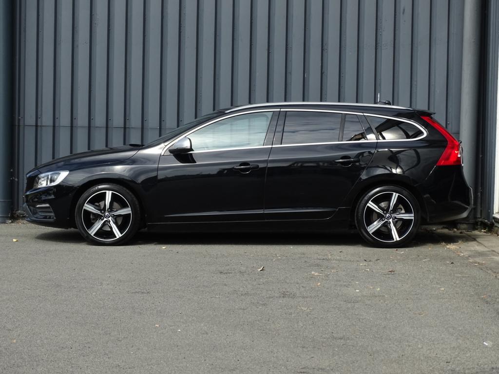 Volvo V60 2.0 t4 business sport r-design | leder | pano | trekhaak