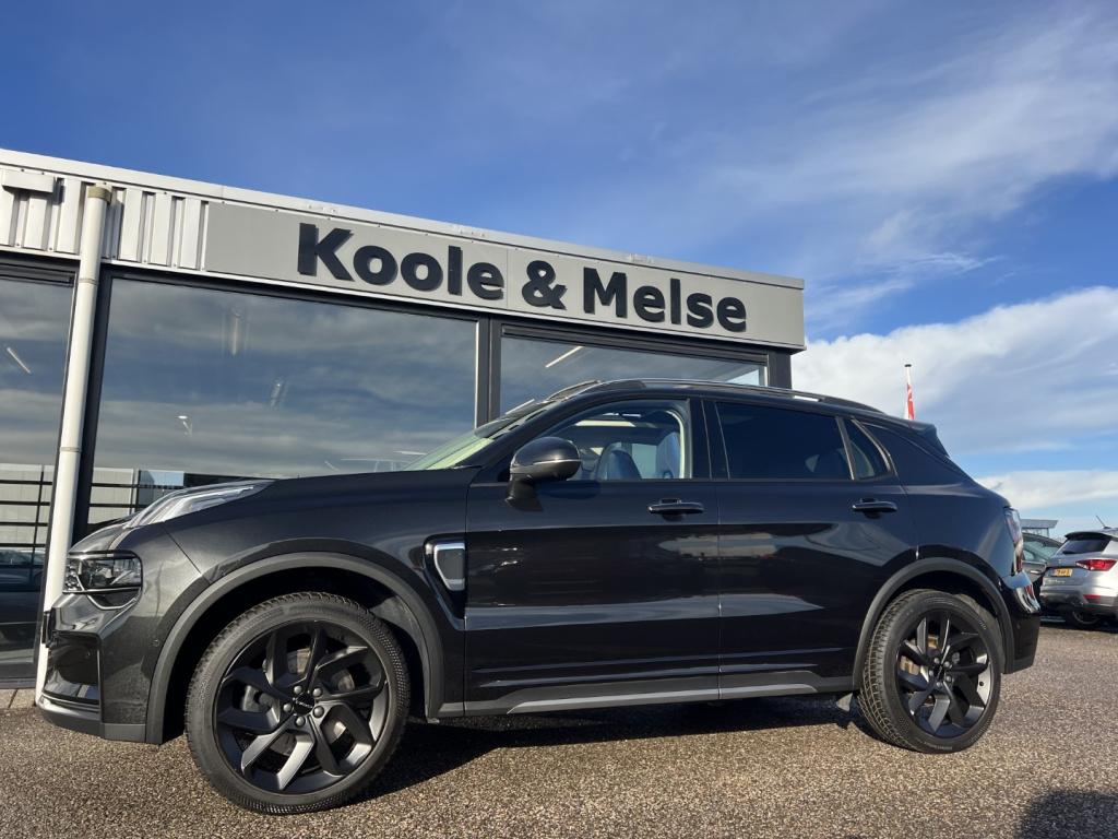 Lynk & Co 01 1.5td 261pk plug in hybrid black edition , pano dak , 360gr ca