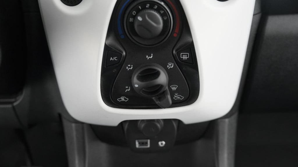 Citroen C1 1.0 vti airscape feel | vouwdak | camera | apple carplay | dab+