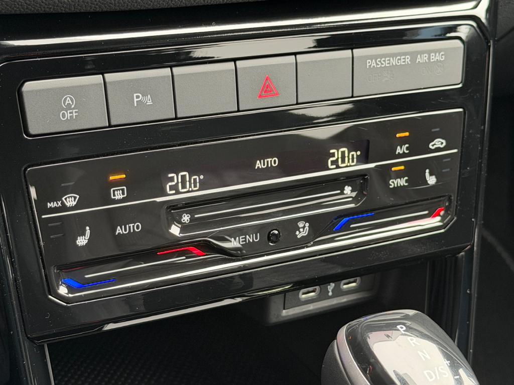 Volkswagen T-cross 1.0 tsi 116pk dsg r-line | trekhaak | navi | iq light | 