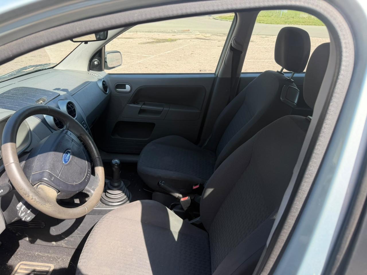 Ford fusion bj 2003  1400 euro