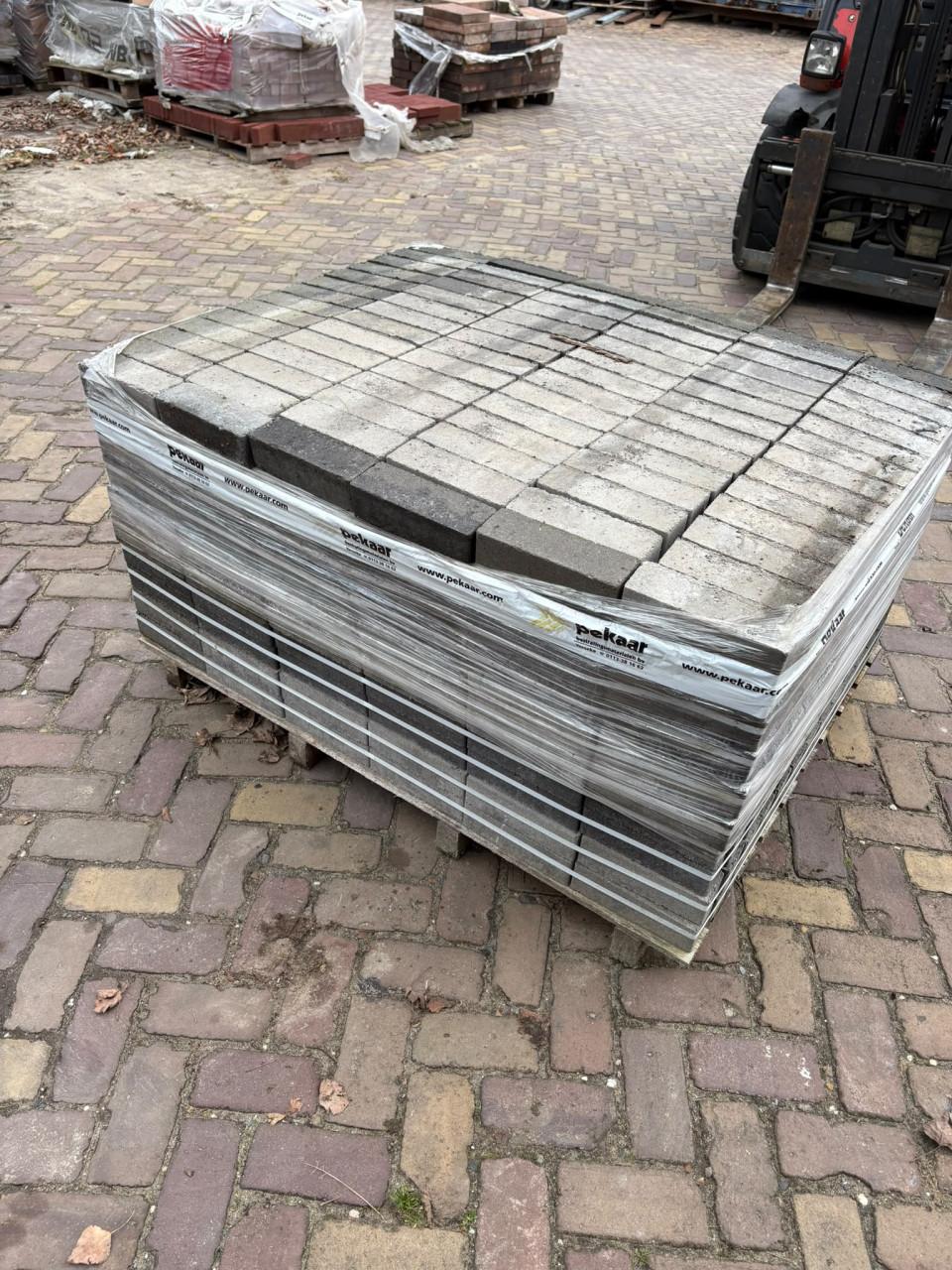 Partij dikformaat grijs/zwart strak 6 cm dik