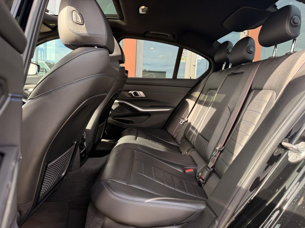 BMW 3-serie 330e m-sport | 360 | pano | leder | acc | stoelverwarming | app