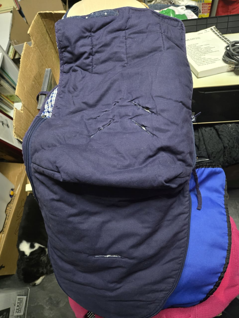 Donkerblauwe Maxi-Cosi voetenzak  Incl. Verkleinkussen.