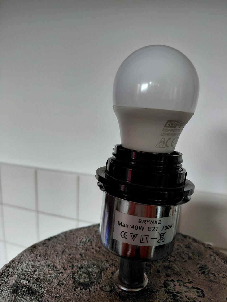 Robuste betonnen schemerlamp