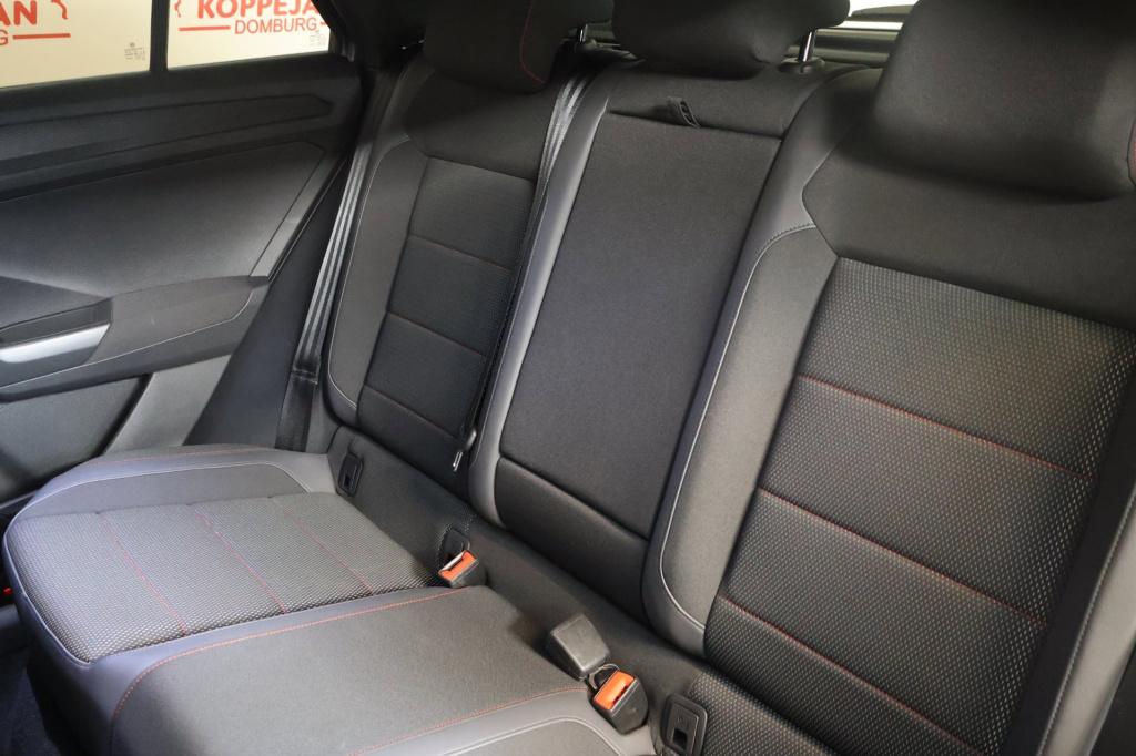Volkswagen T-roc 1.5 tsi sport business r|stoelverwarming|trekhaak|parkeers