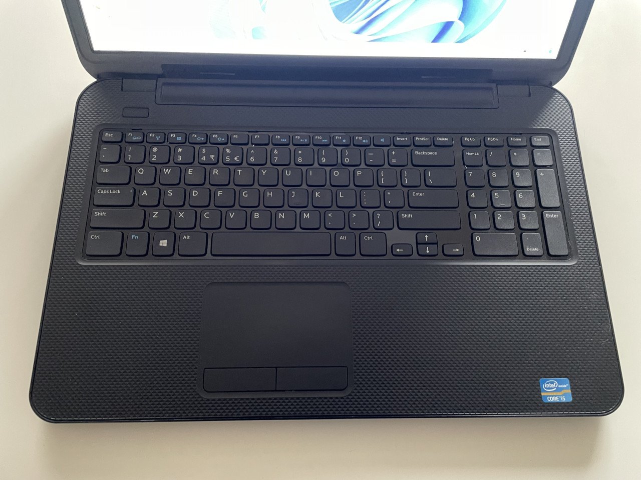 Dell 17.3 inch laptop - met muis i5 Windows 11 SSD office pakket 16GB RAM