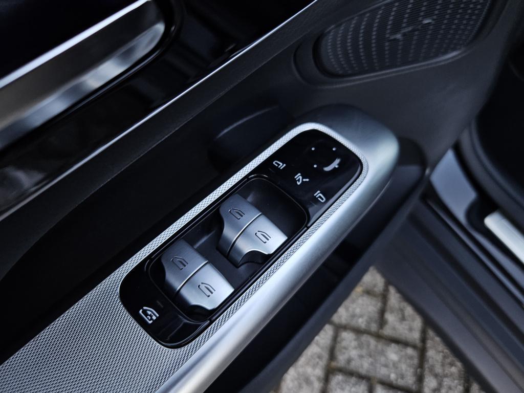 Mercedes-Benz Glc 200 4matic amg line | acc | camera | carplay
