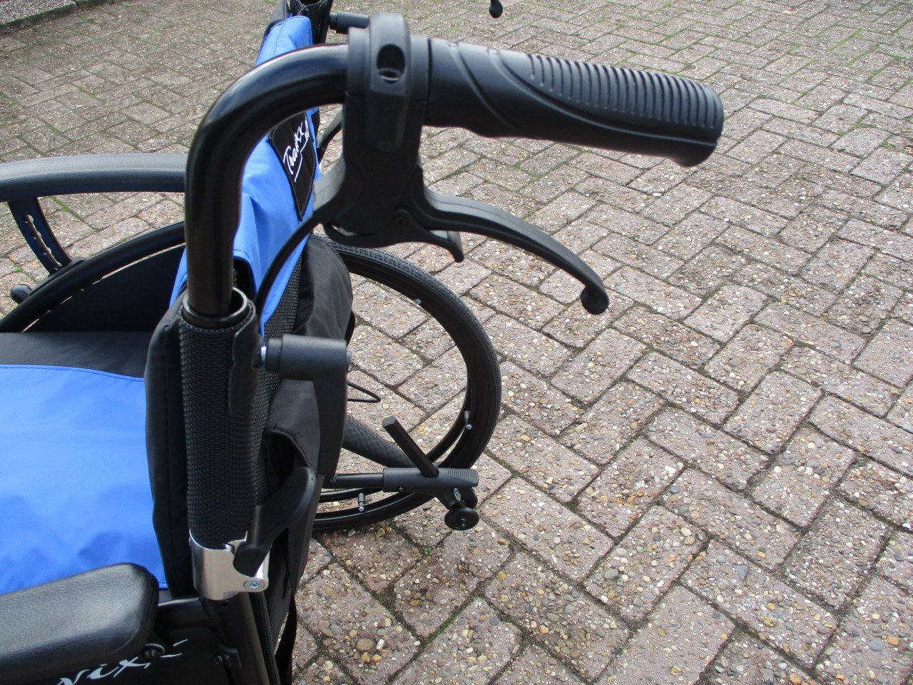 Nieuw Travixx de Luxe lichtgewicht handbewogen rolstoel slechts 2x gebruikt
