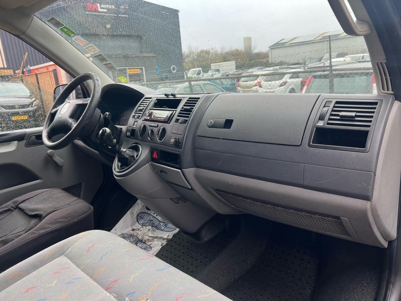 Volkswagen Transporter 2.5TDI 3zits Jaar apk