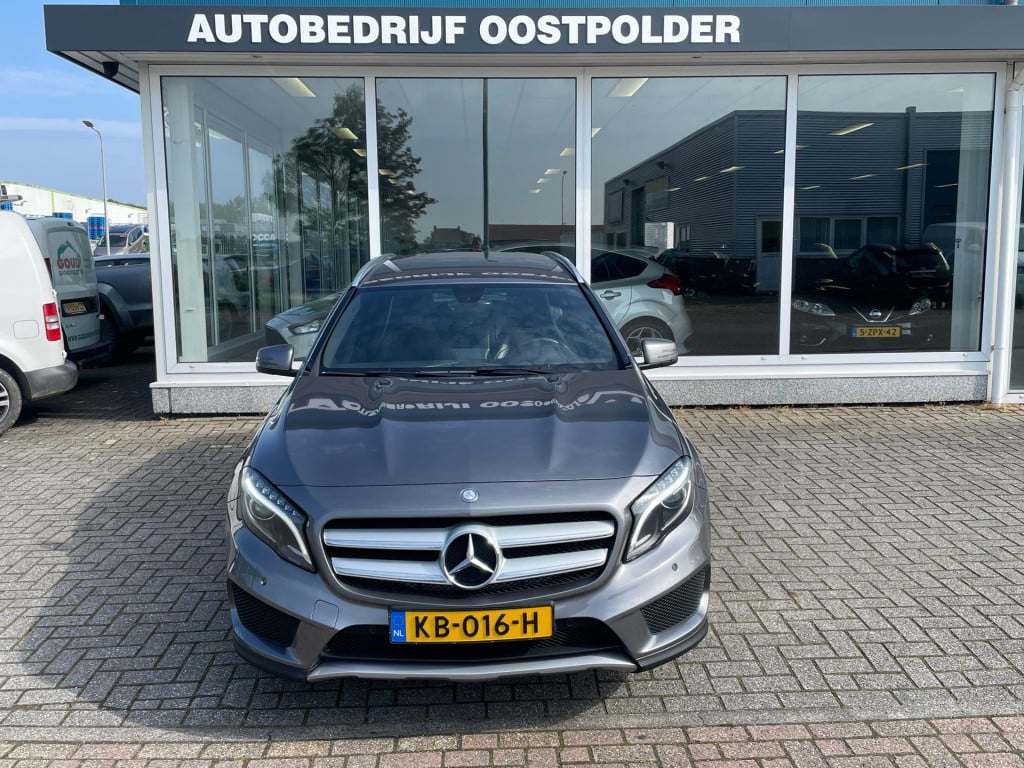 Mercedes-Benz Gla-klasse 180 prestige amg