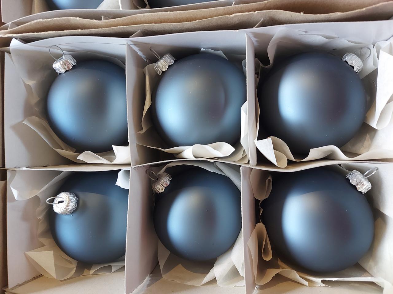 Mooie set mat blauwe kerstballen (mondgeblazen)