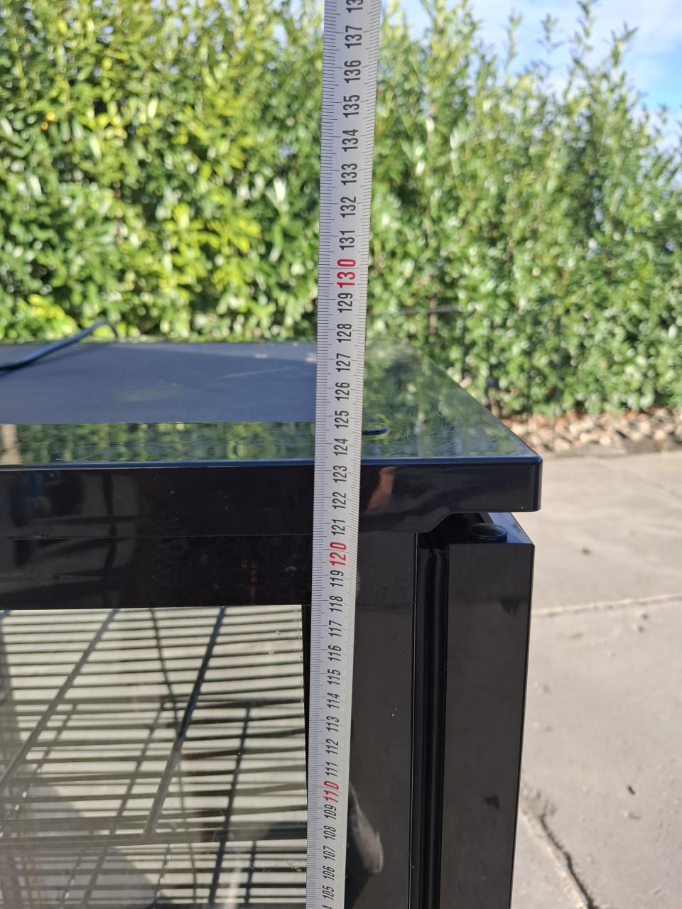 Taartvitrine in zeer goede staat!