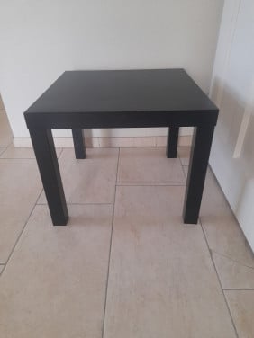 Tafeltje  55 x 55 x 45H (in goede nette staat )