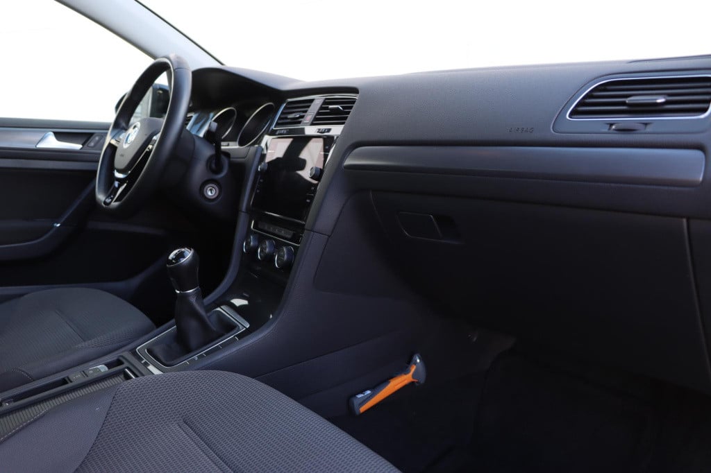 Volkswagen Golf 1.0 tsi comfortline business r 110pk