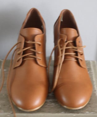 Zo goed als nieuwe bruine pump maat 37
