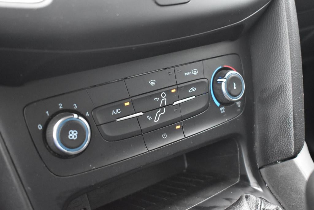 Ford Focus 1.0 trend | incl. nieuwe distrtibutieriem | trekhaak | airco | n