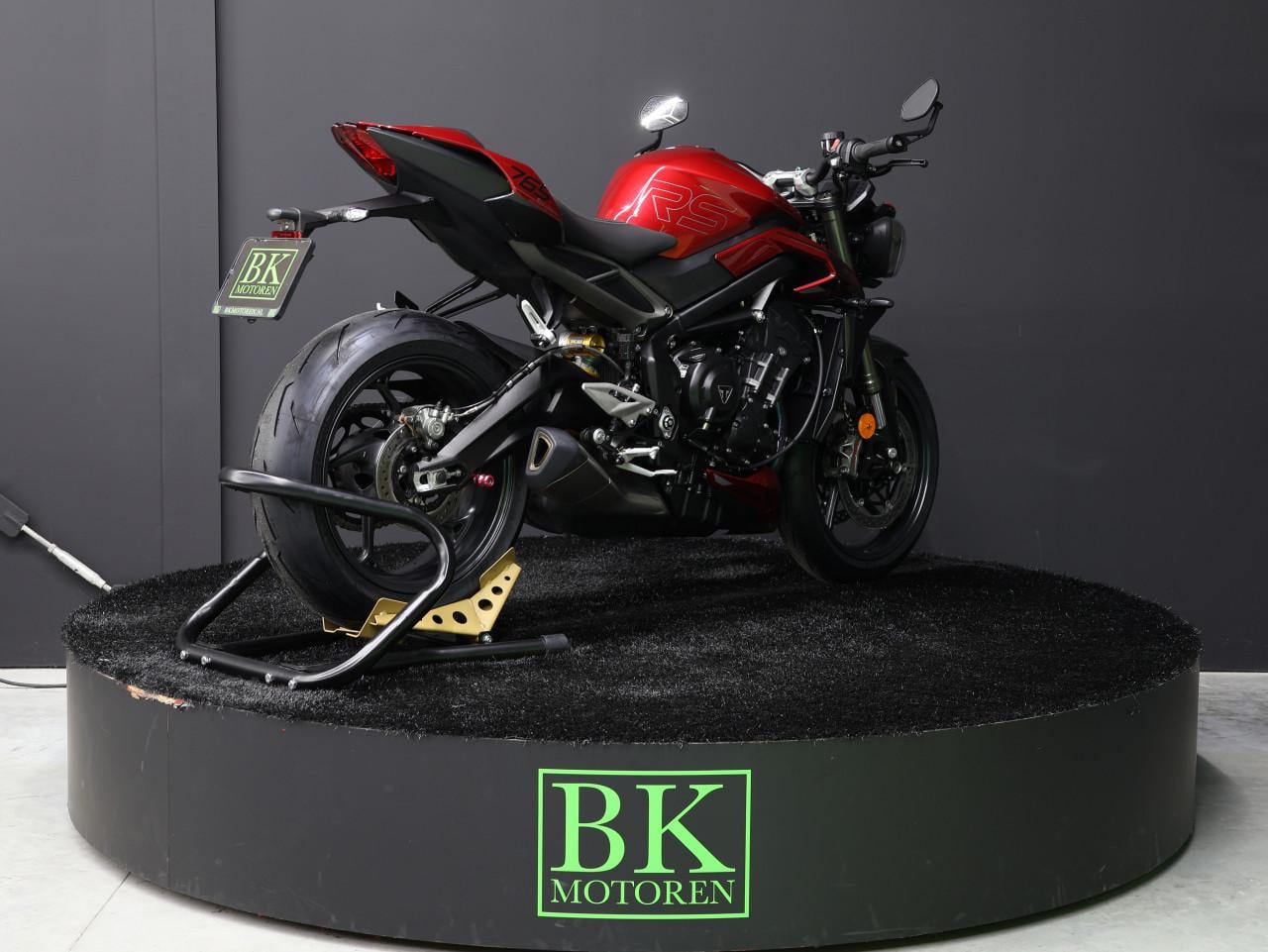 STREET TRIPLE 765 RS | Carnival Red