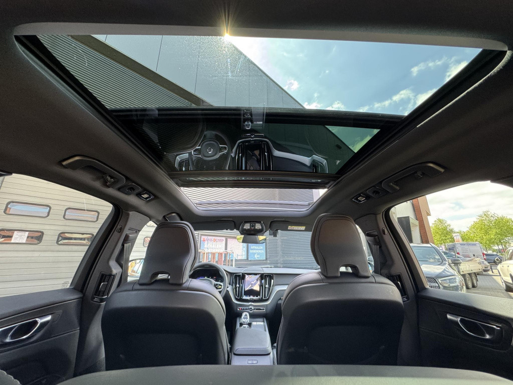 Volvo XC60 2.0 t6 plug-in hybrid awd plus black edition | trekhaak uitklapb