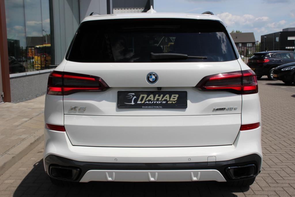 BMW X5 xdrive45e high executive | m pakket | pano | luchtvering | trekhaak 
