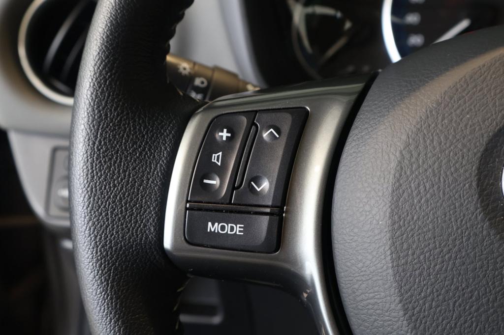 Toyota Yaris 1.5 hybrid lease nl auto, cruise controle, navigatie,