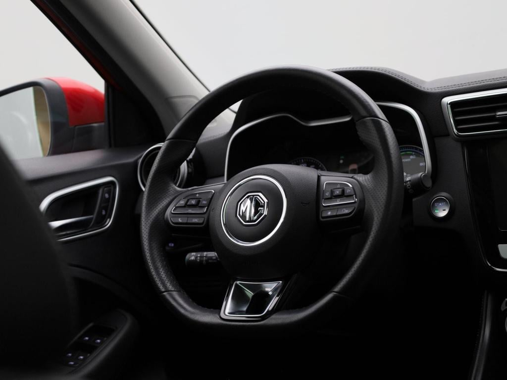 MG Zs Ev luxury 45 kwh | panoramadak | leder | apple carplay - android auto