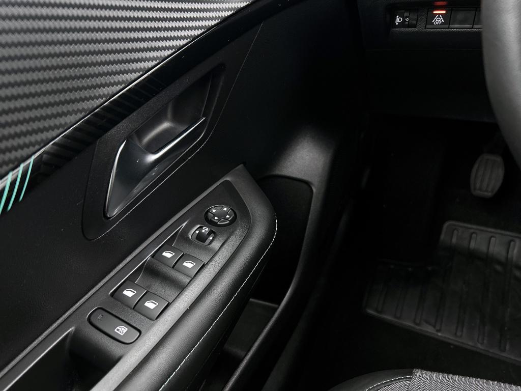 Peugeot 208 100 pk allure pack | rijklaar | keyless entry | camera | stoelv