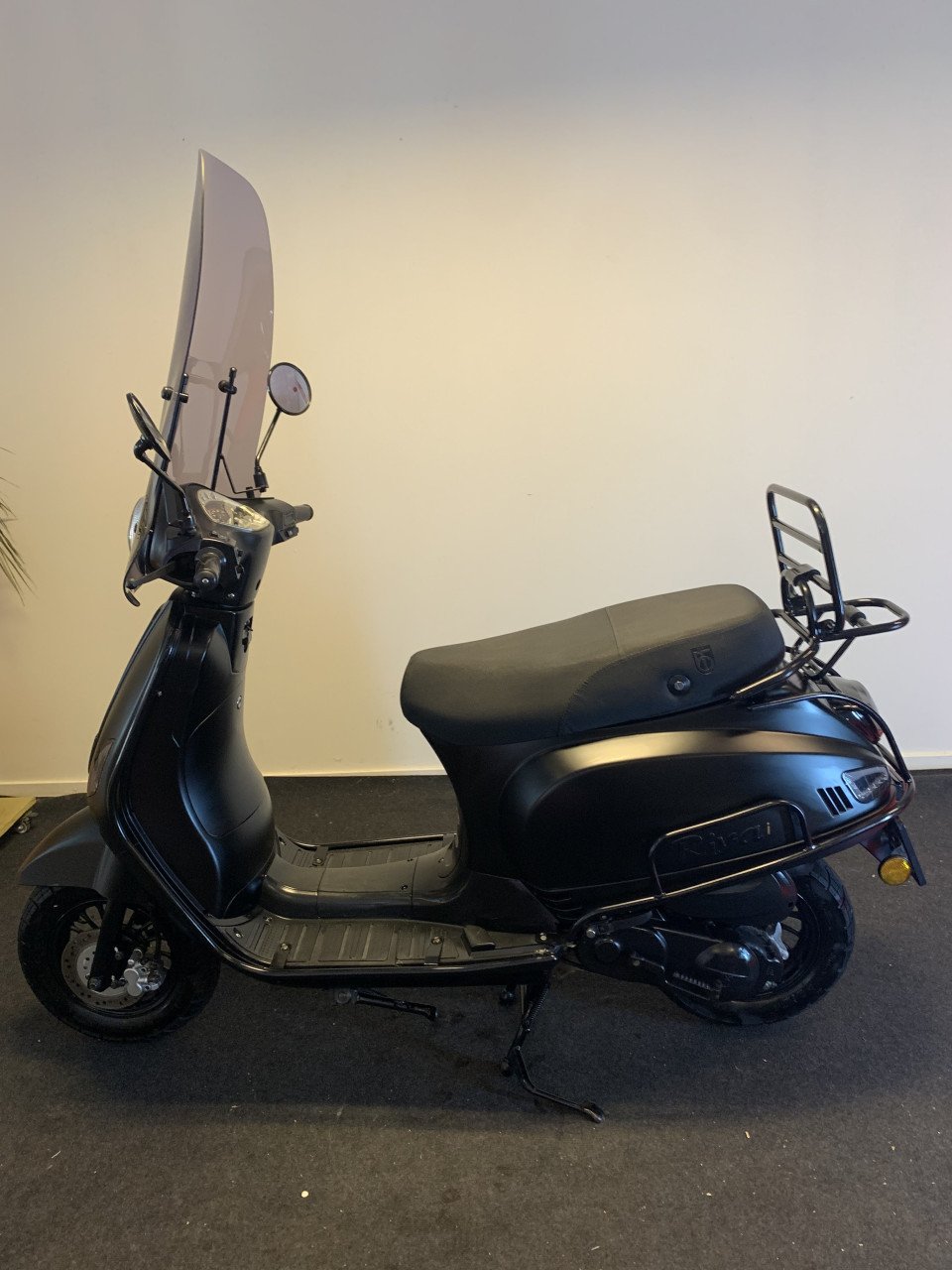 BTC RIVA MET WINDSCHERM NU 695,= RIJKLAAR
