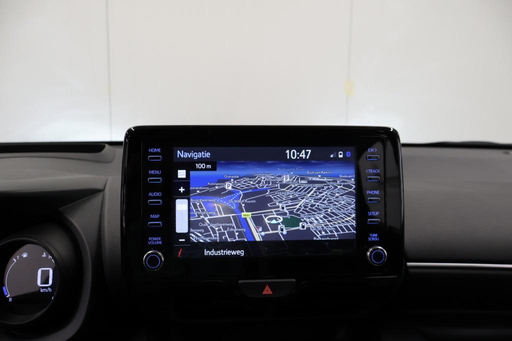 Toyota Yaris 1.5 hybrid style | pdc | head-up | dodehoek | draadloos laden
