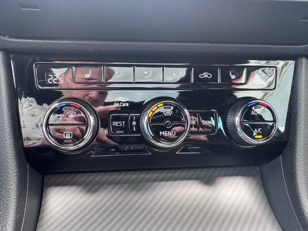 Skoda Superb combi 1.4 tsi iv sportline business