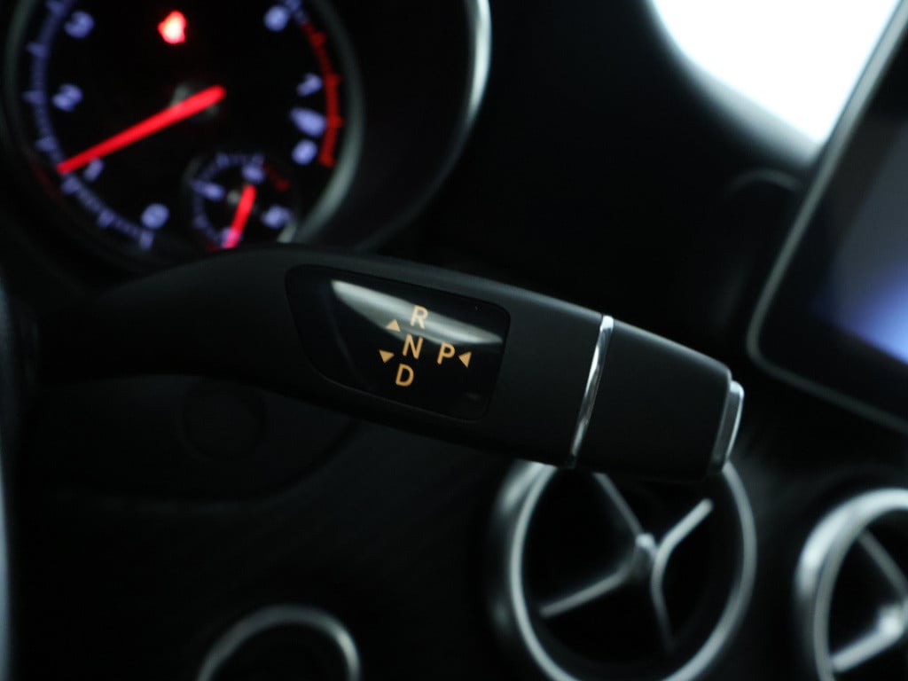 Mercedes-Benz A-Klasse 180 business solution amg | cruise control | stoelve