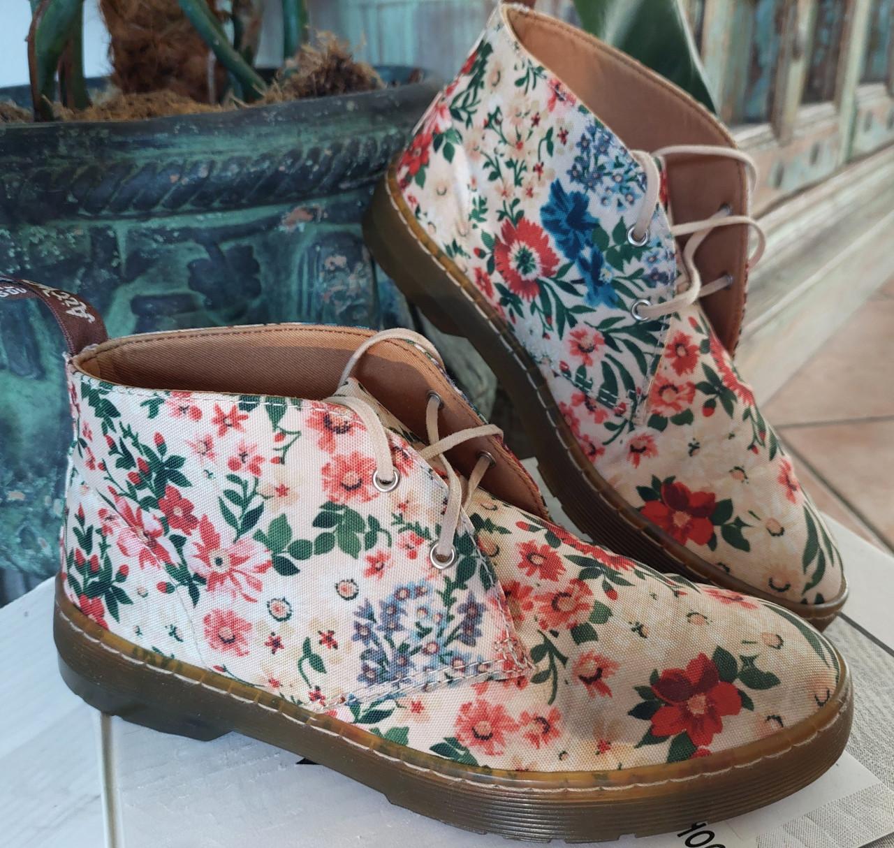 Zgan gebloemde Dr.Martens maat 38