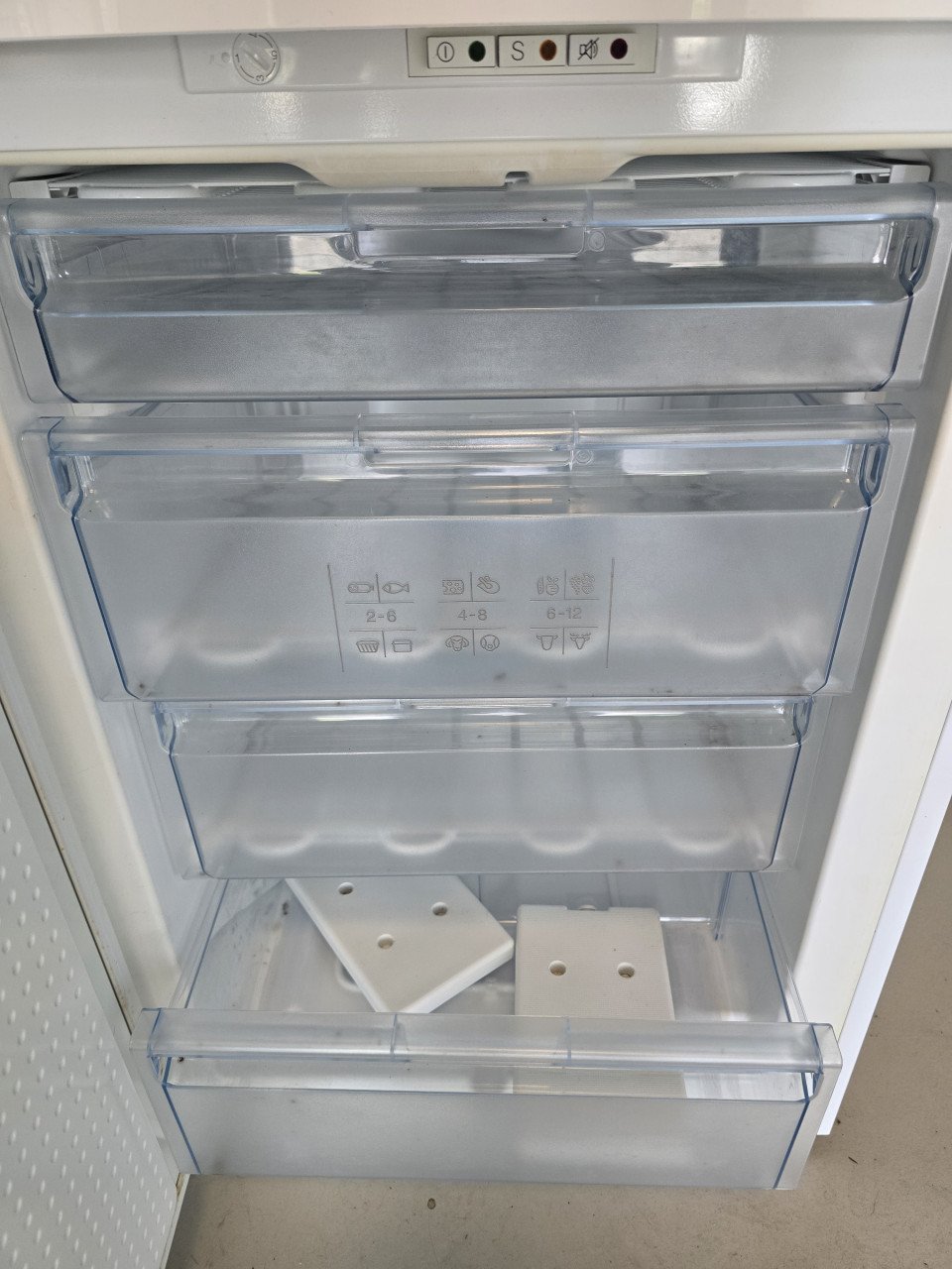 Te koop Bosch vriezer Tafelmodel 4 lades