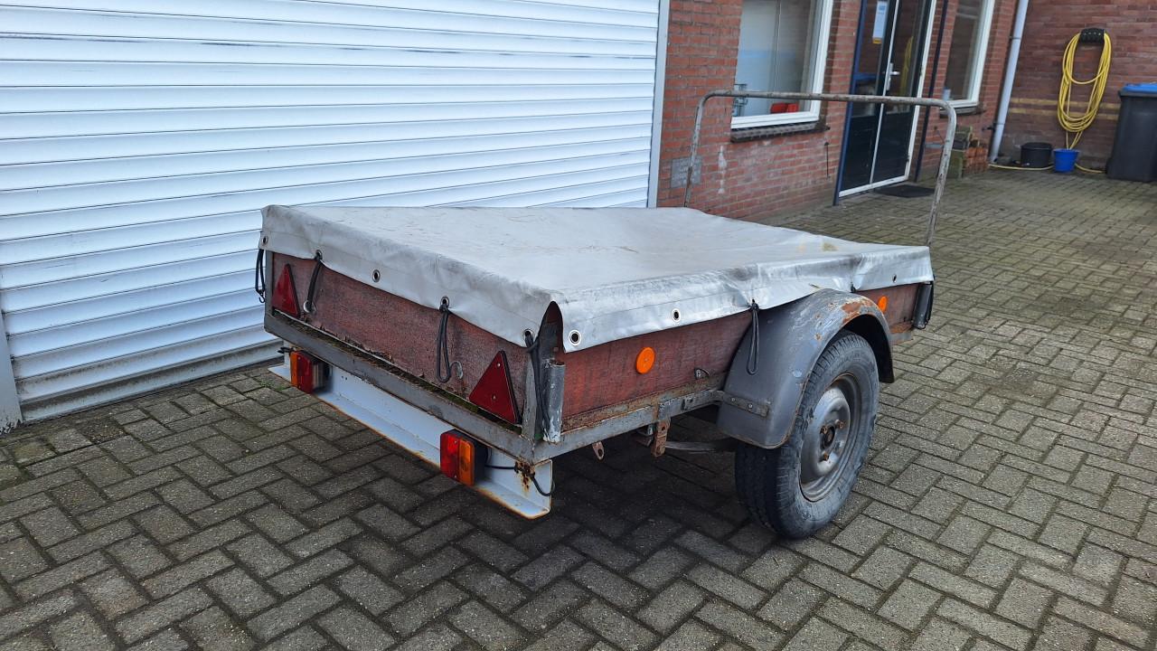 Verschillende 2e hands bakwagen.