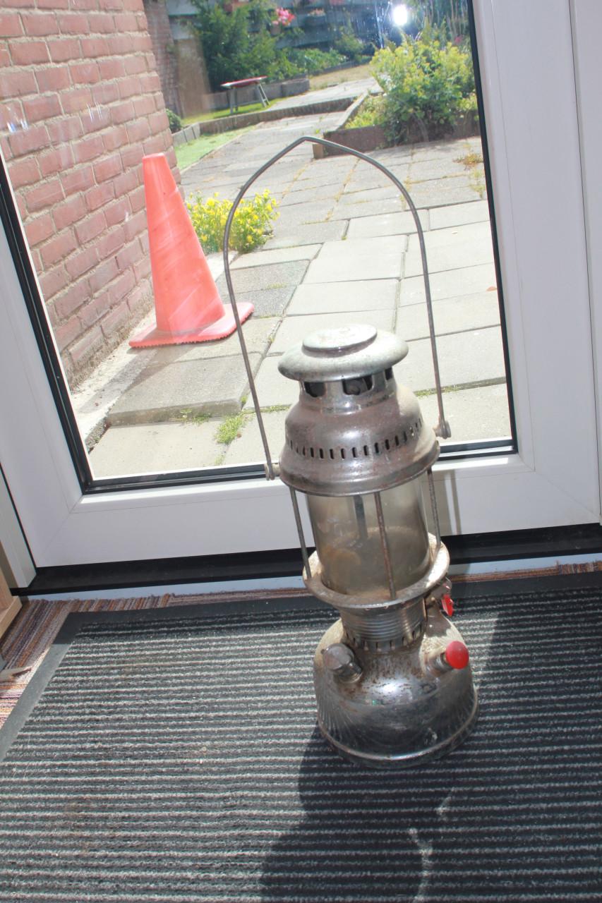 Olielamp om 's nachts mee te vissen
