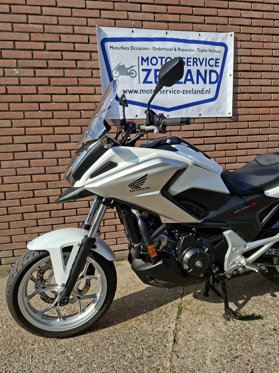 Honda NC 750X / NC 750 XA | 2016