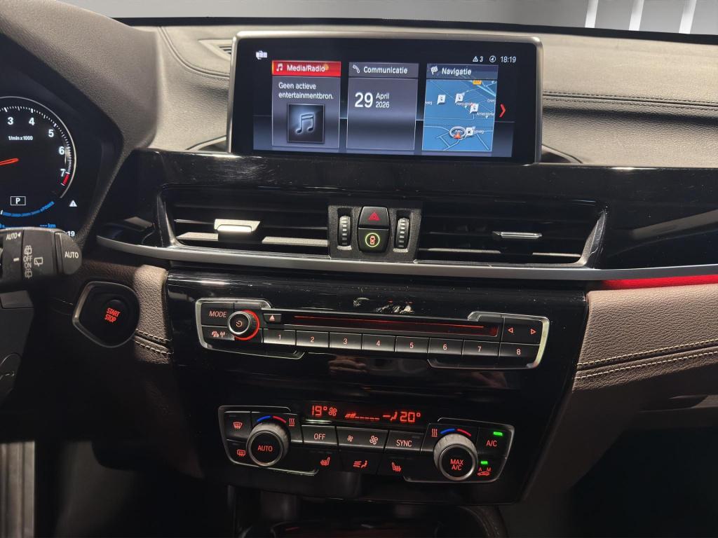BMW X1 xdrive25e high executive x-line panorama | leder | sportstoelen | le