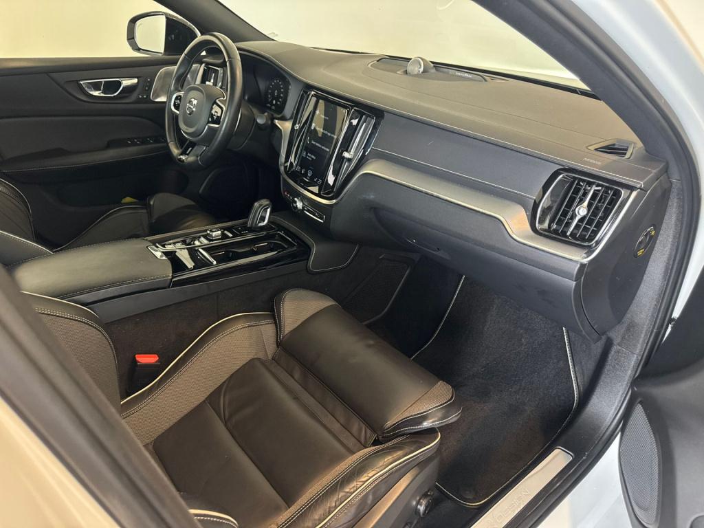 Volvo S60 2.0 t8 awd twin engine r-design