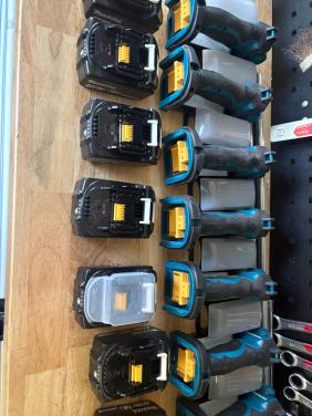 Makita 18V led lamp met 5,0AH accu zgan!